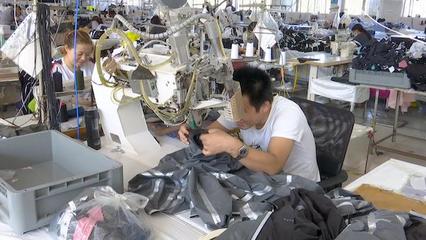 壯麗七十年，高密 紡織服裝產業(yè)轉型升級成效顯著，從服裝加工邁向智造新高地